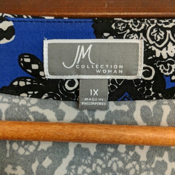 Rich blue top with a unique lace and animal print - Picture 3 of 5